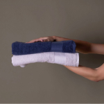 Serviette de bain 140 x 70 cm en 100 % coton OEKO TEX 350 g/m2 quatrième vue