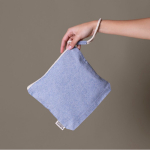 Trousse de toilette pastel en coton recyclé avec bracelet en corde couleur bleu cinquième vue