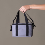 Sac isotherme personnel en similicuir avec double anse ajustable couleur gris troisième vue