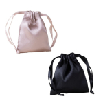 Petit sac en satin avec fermeture à cordon assorti première vue