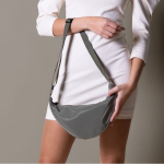 Sac bandoulière en polyester avec anse ajustable pour l'épaule quatrième vue