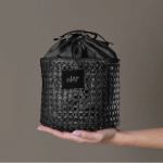 Trousse en papier de jute en forme de sac avec fermeture à cordon troisième vue