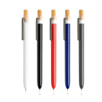 Stylo avec plastique des océans et poussoir en bambou à encre noire vue plusieurs couleurs