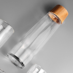 Bouteille en verre durable premium avec bouchon en bambou, 750 ml Vue 1