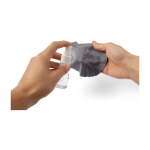Spray nettoyant pour lunettes et écrans avec chiffon en microfibre couleur rouge troisième vue