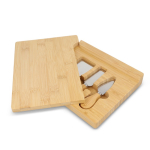 Set d'ustensiles pour fromage et vin dans une boîte en bambou couleur naturel troisième vue