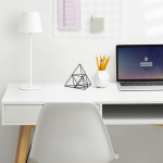 Lampe de table rechargeable en aluminium à hauteur réglable couleur blanc huitième vue