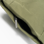 Sac à dos en polyester 900D avec rabat et sangles de fermeture couleur vert militaire vue détaillée 2