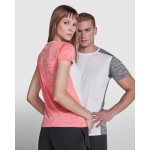 T-shirt technique en polyester 135 g/m² Roly Direct Zolder couleur corail troisième vue d'usage