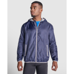 Coupe-vent avec capuche et poche arrière 60 g/m² Roly Direct Angelo couleur bleu roi quatrième vue d'usage