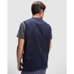 Gilet de travail multi-poches 200 g/m² Roly Venera couleur bleu marine cinquième vue d'usage