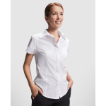 Chemise de travail à manches courtes 130 g/m² Roly Sofia couleur blanc quatrième vue d'usage