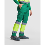 Pantalon de travail multi-poches visibilité 235 g/m² Roly Enix couleur vert troisième vue d'usage