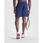 Short de sport court pour homme 100 g/m² Roly Direct Murray couleur bleu marine quatrième vue d'usage