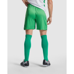 Pantalon de sport court en polyester 140 g/m² Roly Direct Dortmund couleur vert quatrième vue d'usage