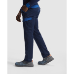 Pantalon long unisexe multipoches contrasté 250 g/m2 Roly Trooper couleur bleu roi cinquième vue d'usage