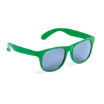 Lunettes de soleil coloris mats avec verres noirs translucides couleur vert première vue