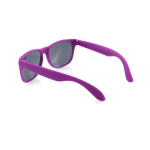 Lunettes de soleil coloris mats avec verres noirs translucides couleur fuchsia cinquième vue