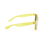 Lunettes de soleil en couleurs translucides et avec verres miroir couleur jaune troisième vue