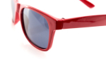 Lunettes de soleil pour enfant en différents coloris avec verres noirs couleur rouge quatrième vue