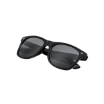 Lunettes de soleil en RPET avec verres noirs protection UV400 huitième vue