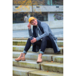 Casquette 6 panneaux en coton recyclé avec fermeture velcro 190 g/m² couleur jaune vue d'ambiance