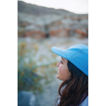 Casquette 6 panneaux en coton recyclé avec traceur AWARE™ 280 g/m² couleur bleu ciel vue d'ambiance 2