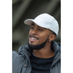 Casquette 6 panneaux en coton recyclé avec traceur AWARE™ 280 g/m² vue d'ambiance 4