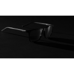 Lunettes de soleil polarisées Swiss Peak avec protection UV400 couleur noir vue d'ambiance
