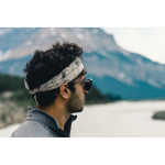 Lunettes de soleil polarisées Swiss Peak avec protection UV400 couleur noir vue d'ambience 3