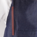 Tablier en denim coton avec détails en PU 190 g/m² couleur bleu jean vue détaillée