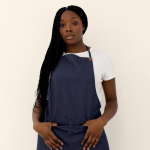 Tablier en denim coton avec détails en PU 190 g/m² couleur bleu jean vue détail 2