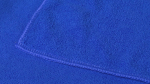 Serviette sportive en microfibre haute absorption 150x175 cm. couleur bleu cinquième vue