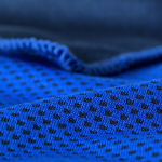 Serviette de sport rafraîchissante avec protection UV50 90x30 cm couleur bleu première vue