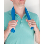 Serviette en microfibre avec protection solaire conçue pour rafraîchir couleur bleu vue d'ambiance