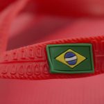 Tongs avec logo et drapeau du Brésil Brasileiras couleur rouge quatrième vue