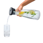 Carafe en verre avec filtre intégré et fermeture pratique WMF 1 L couleur noir