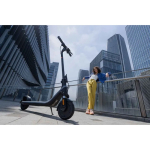 Trottinette électrique pliable avec suspension avant et double frein couleur noir