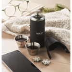Flasque en acier inoxydable avec 2 petits verres de 230 ml et 20 ml couleur noir vue d'ambiance principale