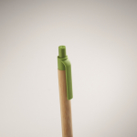 Stylo à bille en bambou et paille de blé, encre bleue couleur vert deuxième vue photographique