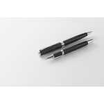 Set avec un stylo à bille bleu et un stylo roller noir dans un étui couleur noir sixième vue photographique