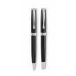 Set avec un stylo à bille bleu et un stylo roller noir dans un étui couleur noir cinquième vue