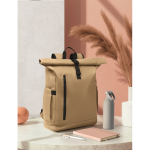Sac à dos roll-top pour ordinateur portable avec sangle trolley 15'' vue d'ambiance