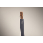 Stylo en aluminium recyclé avec bouton-poussoir en liège, encre bleue couleur bleu troisième vue photographique