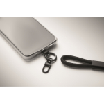 Bracelet RPET pour téléphone portable avec câble de recharge couleur noir septième vue photographique