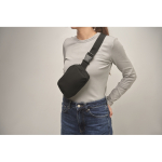 Sac banane en PU avec compartiment principal et poche arrière couleur noir septième vue photographique