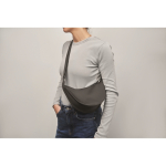 Sac à bandoulière en RPET avec une poche principale couleur gris foncé septième vue photographique
