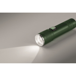Lampe de poche en aluminium recyclé avec 3 réglages lumière et zoom couleur vert foncé troisième vue photographique