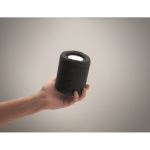 Petite enceinte sans fil en tissu RPET avec 3 heures d'autonomie couleur noir troisième vue photographique