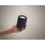 Petite enceinte sans fil en tissu RPET avec 3 heures d'autonomie couleur bleu troisième vue photographique